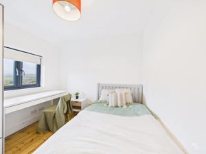 BEDROOM - click for photo gallery